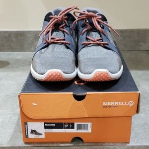 sneakers/walking shoes